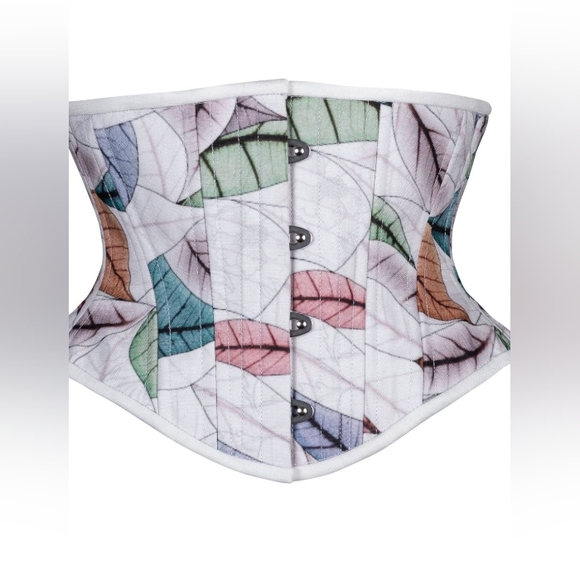 Timeless Trends waist cincher in a beautiful leaf pattern. Size 20 - Picture 2 of 6